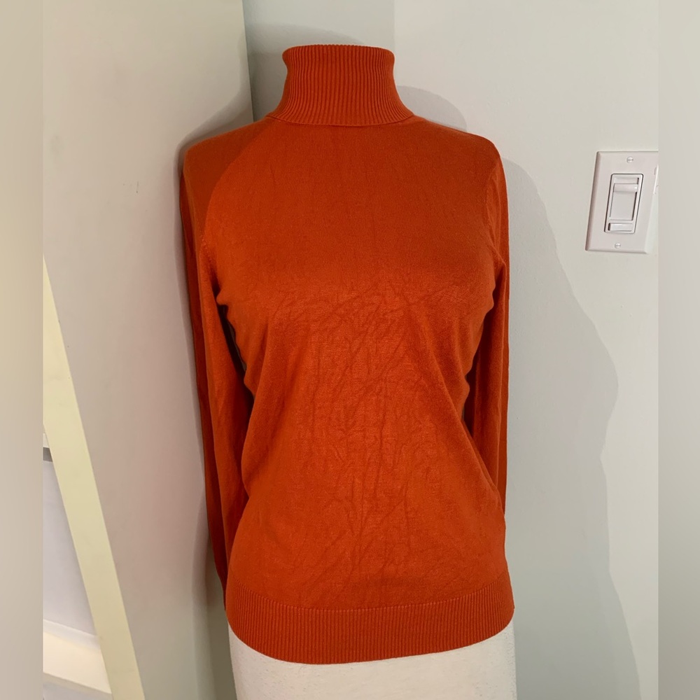 Ginger 🧡 turtle neck sweater M
